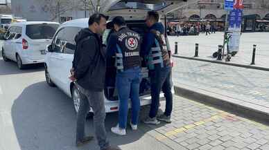 Polis ekiplerinden Eminönü'nde taksi denetimi