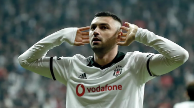 Kral lakaplı Burak Yılmaz futbolu bıraktığını açıkladı