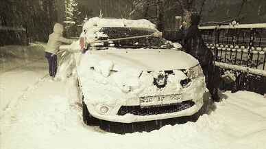 Kars'ta kar yağışı! Kent beyaza büründü