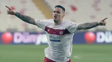 Rey Manaj, Sivasspor tarihine geçti