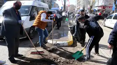 Van halkı sokaklara döküldü! Temizlik seferberliği başladı