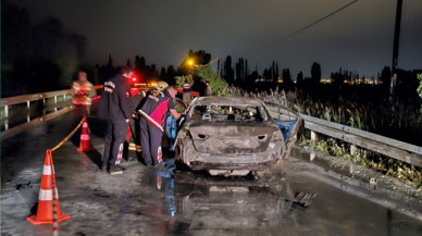 Erzincan'da feci kaza! Alev alarak yanan araçtaki 1 kişi hayatını kaybetti