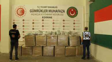 Gümrüklerde uyuşturucu operasyonları: 255 litre metamfetamin, 370 kg esrar yakalandı