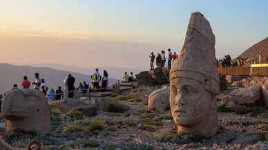 Nemrut Dağı'nı Kurban Bayramı'nda yaklaşık 8 bin kişi ziyaret etti