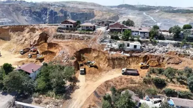 Mahalleli isyan etti: Evlerimiz zorla yıkılıyor, İBB seyirci kalıyor!