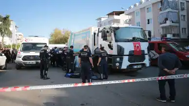 Antalya’da korkunç kaza: Çöp kamyonun çarptığı 11 yaşındaki çocuk hayatını kaybetti