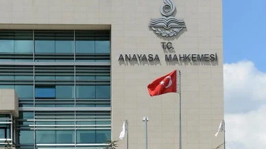 Anayasa Mahkemesi, 5 parti için yasal işlem başlatılmasına karar verdi