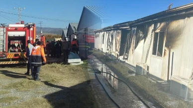 Manisa'da konteyner yatakhanede yangın: 4 işçi yaralandı