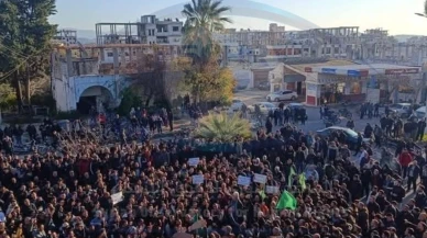 Suriye'deki aleviler, HTŞ yönetimini protesto etti