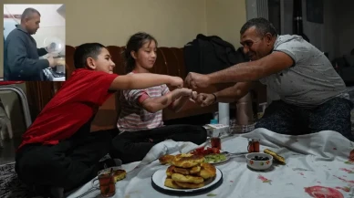 Evlatlarına tek başına bakıp yemek yapan baba, sosyal medyada büyük ilgi gördü