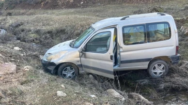 Eskişehir'de korkunç kaza: Otomobil şarampole uçtu!