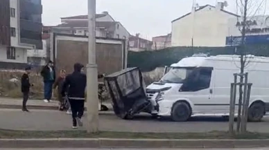 Tekirdağ’da kamyonet ile mobilet çarpıştı: 1 kişi yaralı