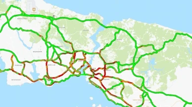 İstanbul'da trafik kilitlendi: Harita kırmızıya boyandı!