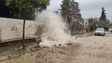 Kuşadası'nda isale hattı patladı: Mezarlık ve yollar su altında kaldı!