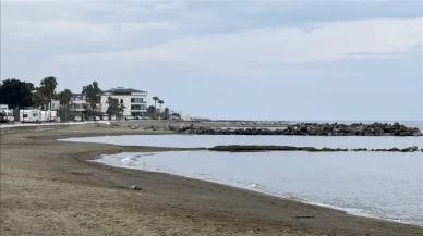 Hatay’da deniz suyu çekildi