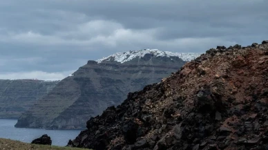 Santorini’de yanardağ alarmı