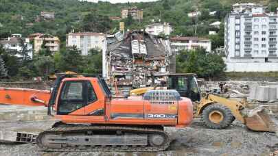 Bozkurt’ta sel felaketinin izlerini silmek için çalışmalar aralıksız sürüyor