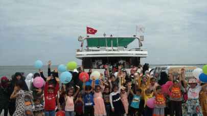 Samsun’da yetim ve mülteci çocuklar için gemiyle deniz turu düzenlendi