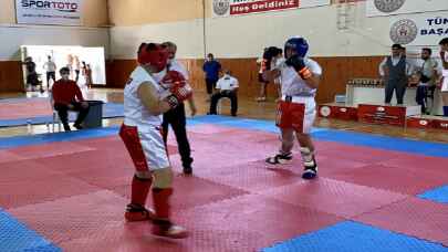 Kırşehir’de düzenlenen Kick Boks Zafer Turnuvası başladı 