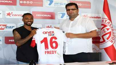 Antalyaspor, Fredy Ribeiro ile 3+1 yıllık yeni sözleşme imzaladı 