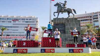 9 Eylül Uluslararası İzmir Yarı Maratonu tamamlandı