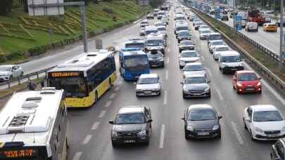 İstanbul’da trafik yoğunluğu yaşanıyor