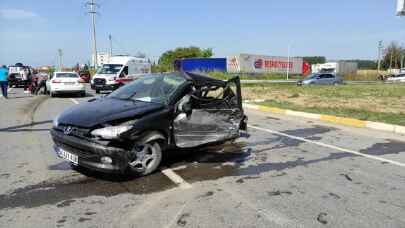 Sakarya’da iki otomobilin çarpışması sonucu 1 kişi öldü, 3 kişi yaralandı