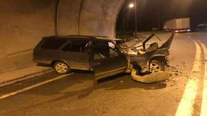 Giresun’da otomobil ile tırın çarpıştığı trafik kazasında 2 kişi yaralandı