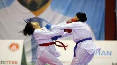 Türkiye Büyükler ve Veteranlar Karate Şampiyonası, Adana’da başladı