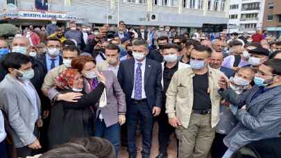 İYİ Parti Genel Başkanı Akşener, Kırşehir’de esnaf ziyareti yaptı