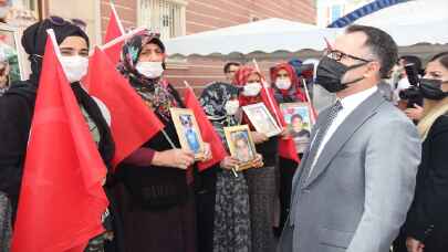 Kayapınar Kaymakamı Ünal Koç, Diyarbakır annelerini ziyarette