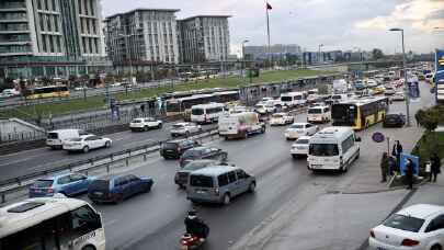 İstanbul’da trafik adeta zamanı durma noktasına getirdi