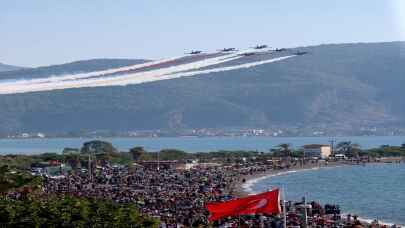 Türk Yıldızları, Fethiye’de gösteri uçuşu yaptı