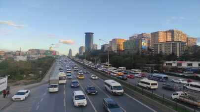 İstanbul’da akşam saatlerinde trafikte yoğunluk yaşanıyor