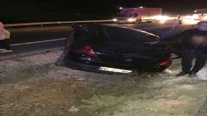 Burdur’da otomobilin iş makinasına çarpması sonucu 1 kişi öldü, 5 kişi yaralandı