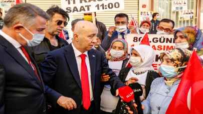 Cumhurbaşkanı Başdanışmanı Turgut Aslan, Diyarbakır annelerini ziyaret etti