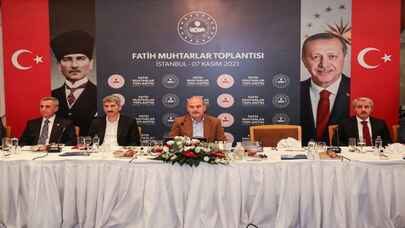 Bakan Soylu, Fatih’te muhtarlarla bir arada