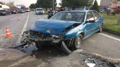 Samsun’da üç otomobilin karıştığı trafik kazasında 2 kişi yaralandı