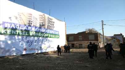 Diyarbakır’da Kentsel Dönüşüm Projesi kapsamında ilk binanın yıkımı yapıldı