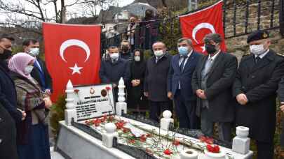 Şehit öğretmen Necmettin Yılmaz kabri başında anıldı