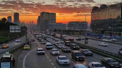 İstanbul’da haftanın ilk iş günü trafik yoğunluğu yaşanıyor