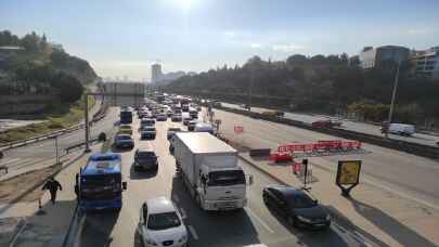 Maltepe’de D100 kara yolu kavşak projesi nedeniyle geçici olarak kapatıldı