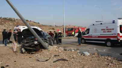 Hatay’da 2 otomobilin çarpıştı: 4 kişi yaralandı