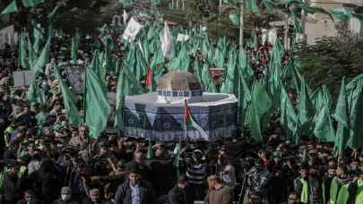 Hamas’ın 34. kuruluş yıl dönümü dolayısıyla Gazze’de iki miting düzenlendi