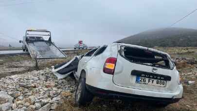 Afyonkarahisar’da otomobil devrildi: 1 kişi öldü, 1 kişi yaralandı