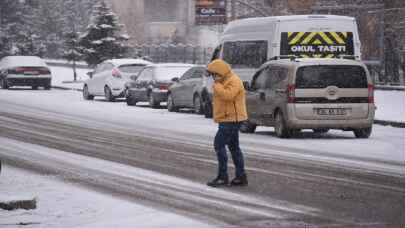 Erzurum, Ardahan, Erzincan ve Kars’ta kar etkili oluyor