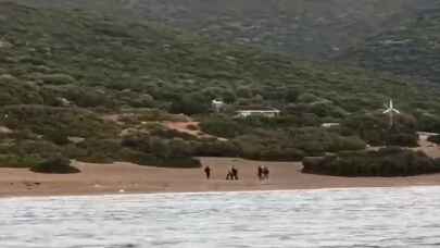 İzmir açıklarında denize atılan ve geri itilen 47 düzensiz göçmen kurtarıldı