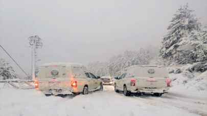 Batı Karadeniz’de Başkent EDAŞ ekiplerinin karda arızaları giderme mücadelesi