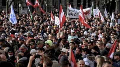 Viyana halkından koronavirüs kısıtlamalarına protesto