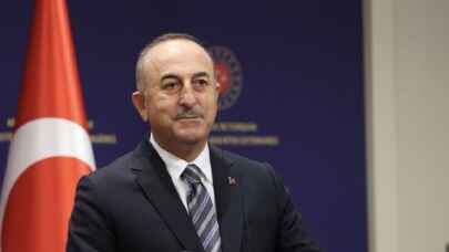 Reuters muhabirinin sorusu Mevlüt Çavuşoğlu'nu terletti: Yayın kesildi!